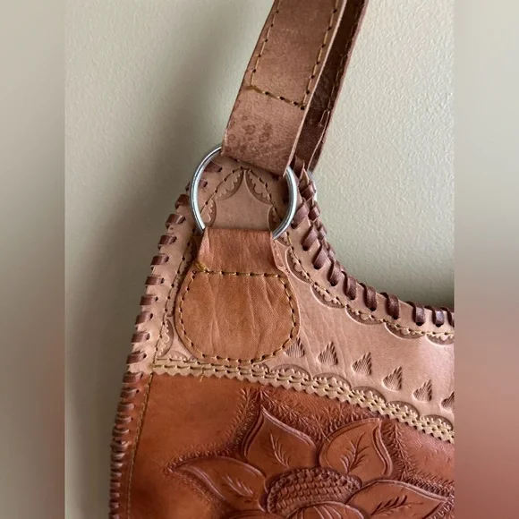 Tooled leather shoulder bag - Picture 6 of 14